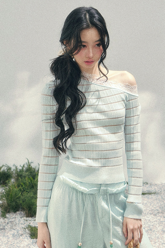 One-Shoulder Glance Lace Border Top