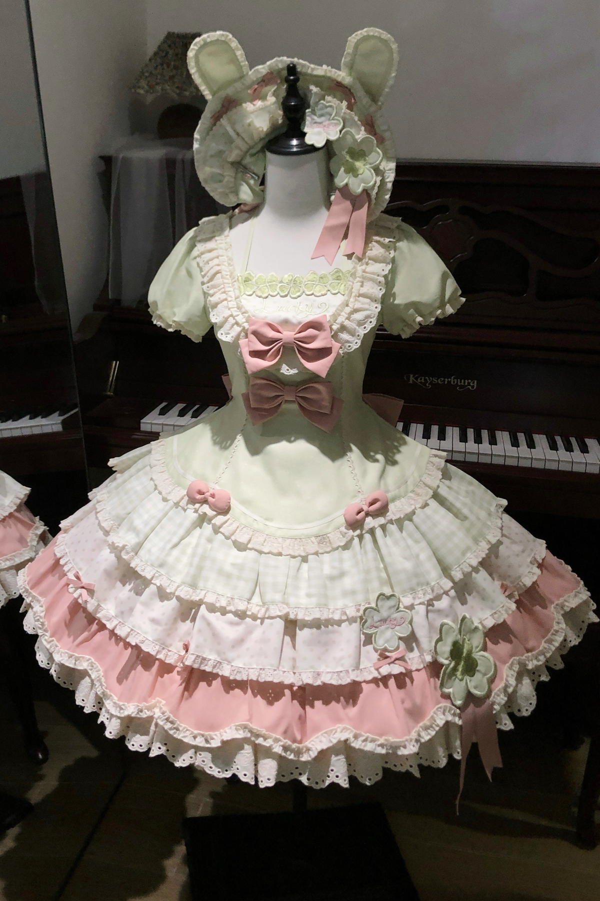 Four-Leaf Clover Lolita Dress + Sleeves + Bonnet