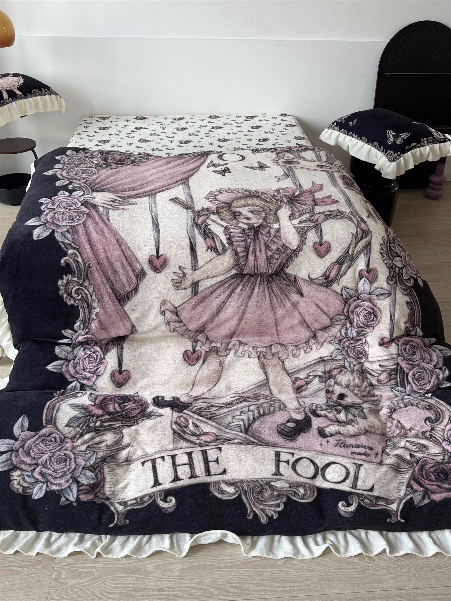 Lolita dark doll-like bedding four-piece set