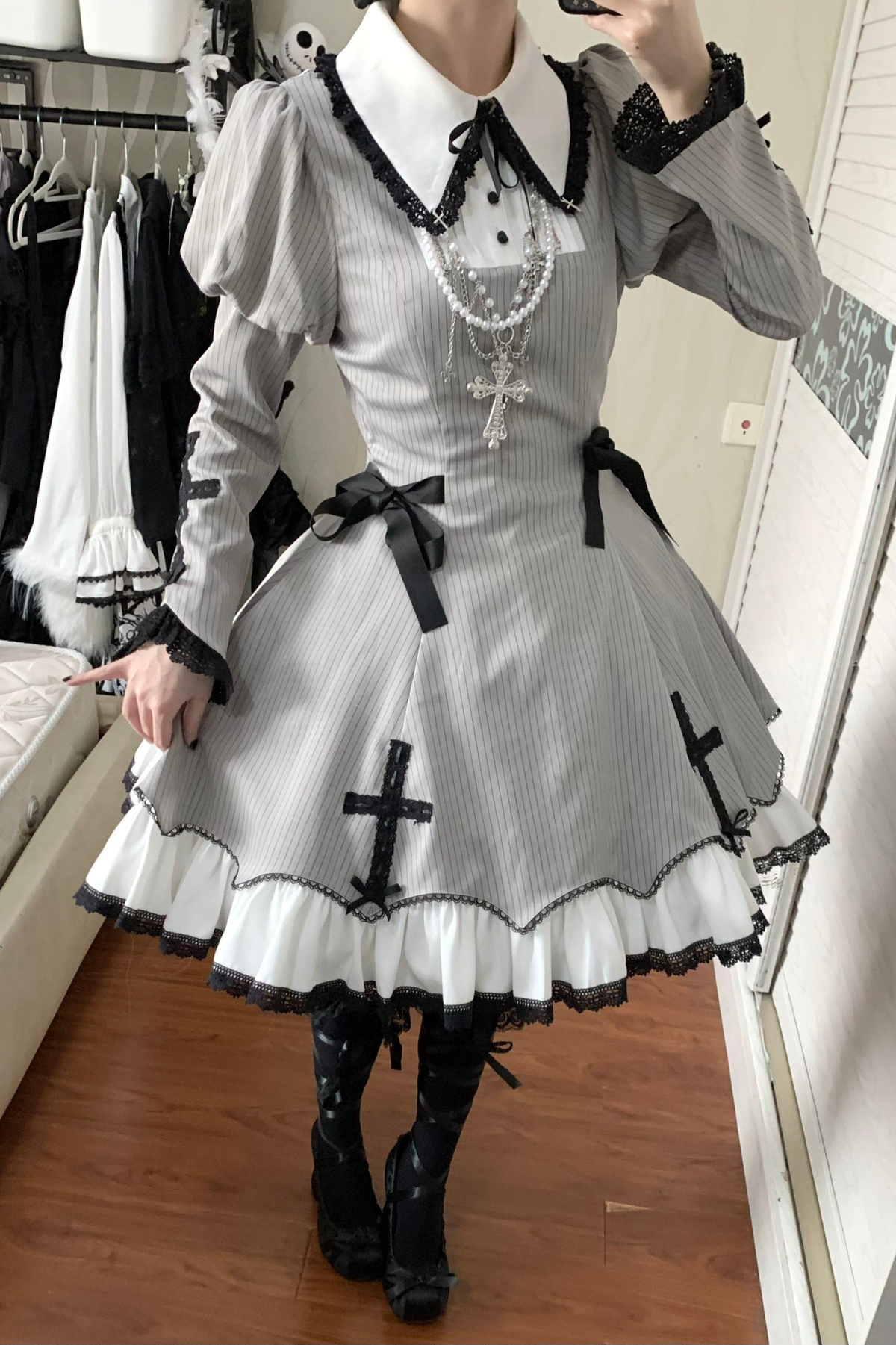 [Reservation deadline February 26th] Retro Gothic Lolita Dress + Hairband