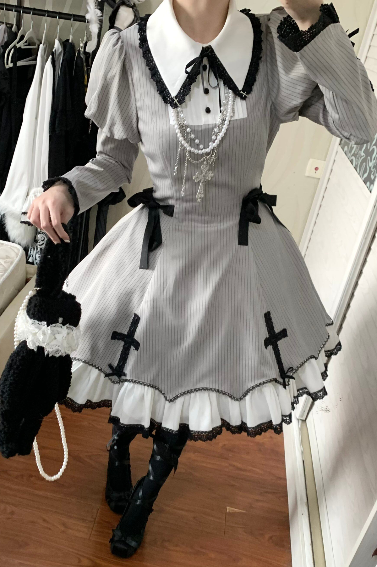 [Reservation deadline February 26th] Retro Gothic Lolita Dress + Hairband