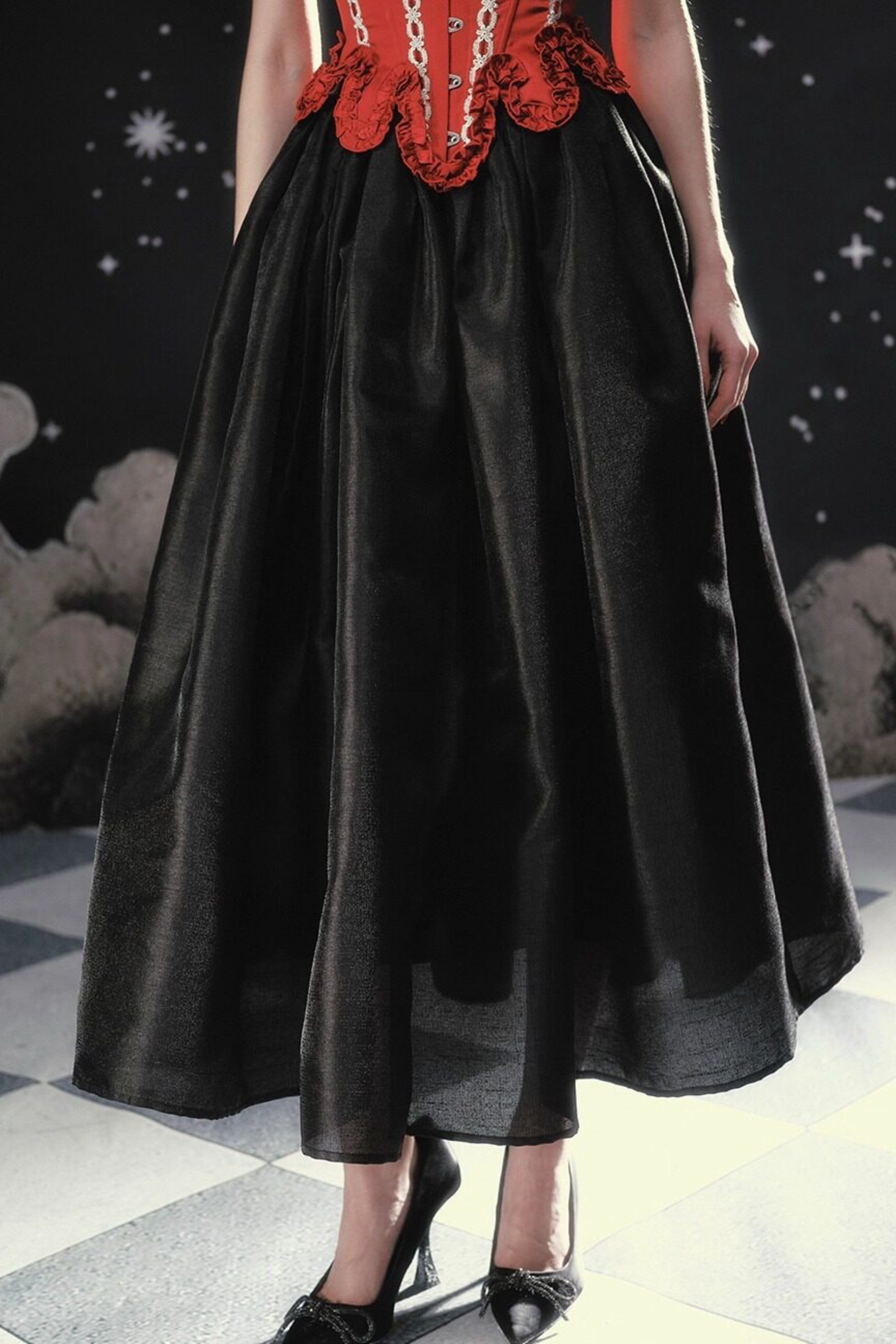 Pearl Essent Satin Puffy Skirt