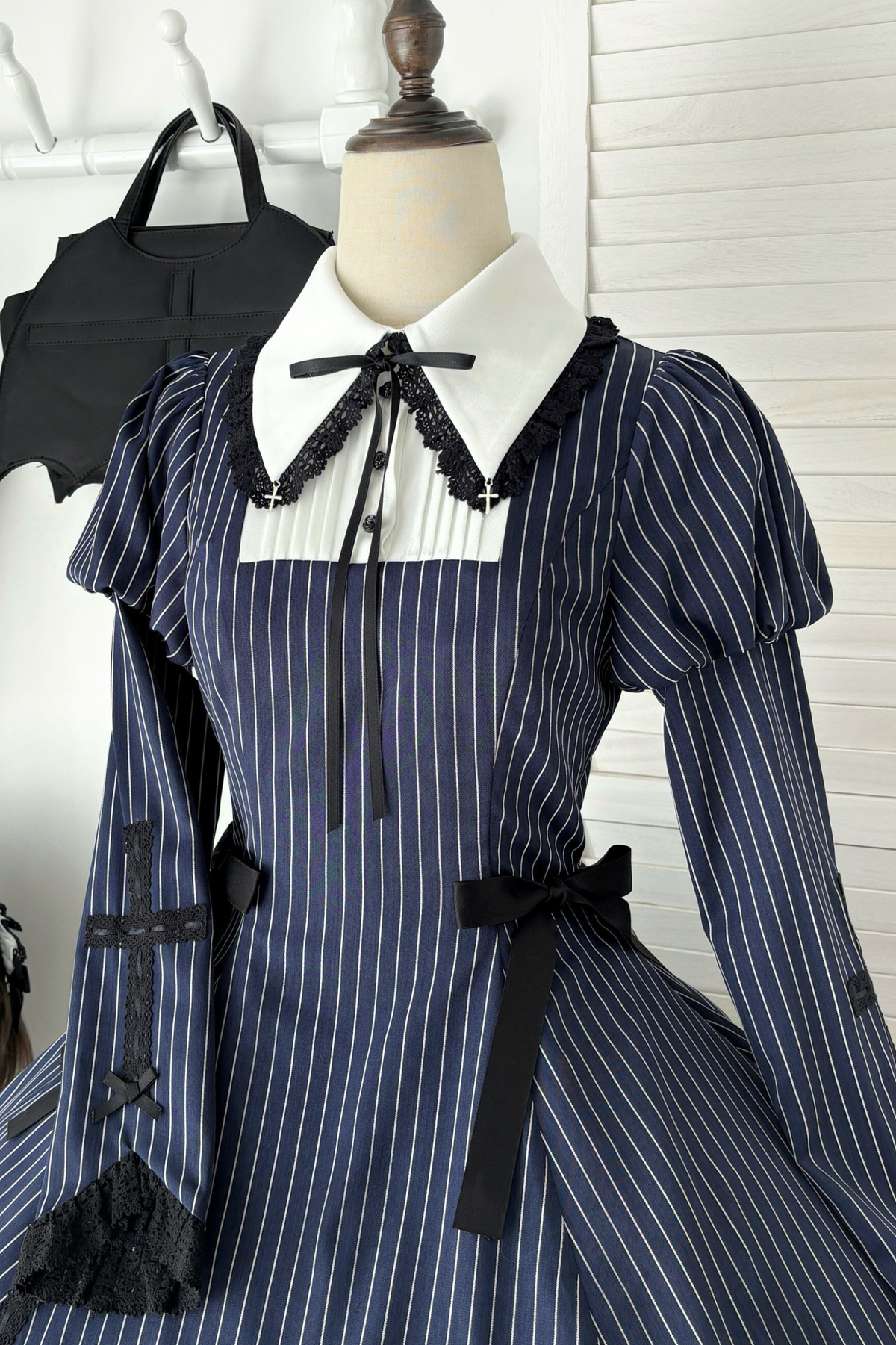 [Reservation deadline February 26th] Retro Gothic Lolita Dress + Hairband
