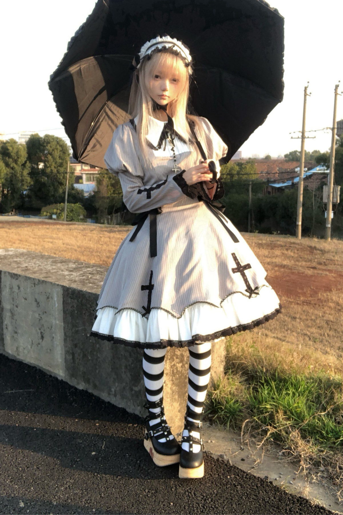 [Reservation deadline February 26th] Retro Gothic Lolita Dress + Hairband