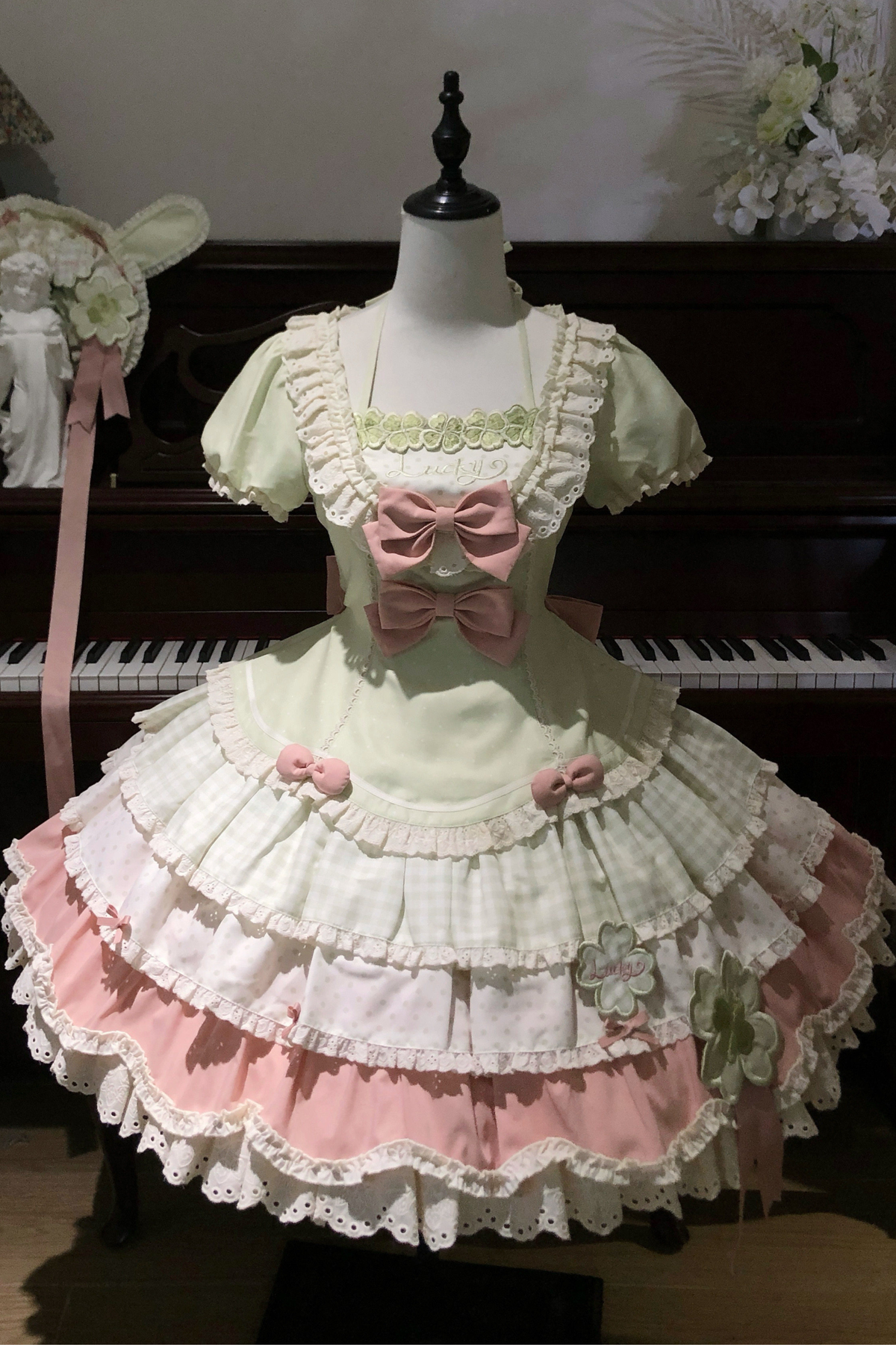 Four-Leaf Clover Lolita Dress + Sleeves + Bonnet Dress