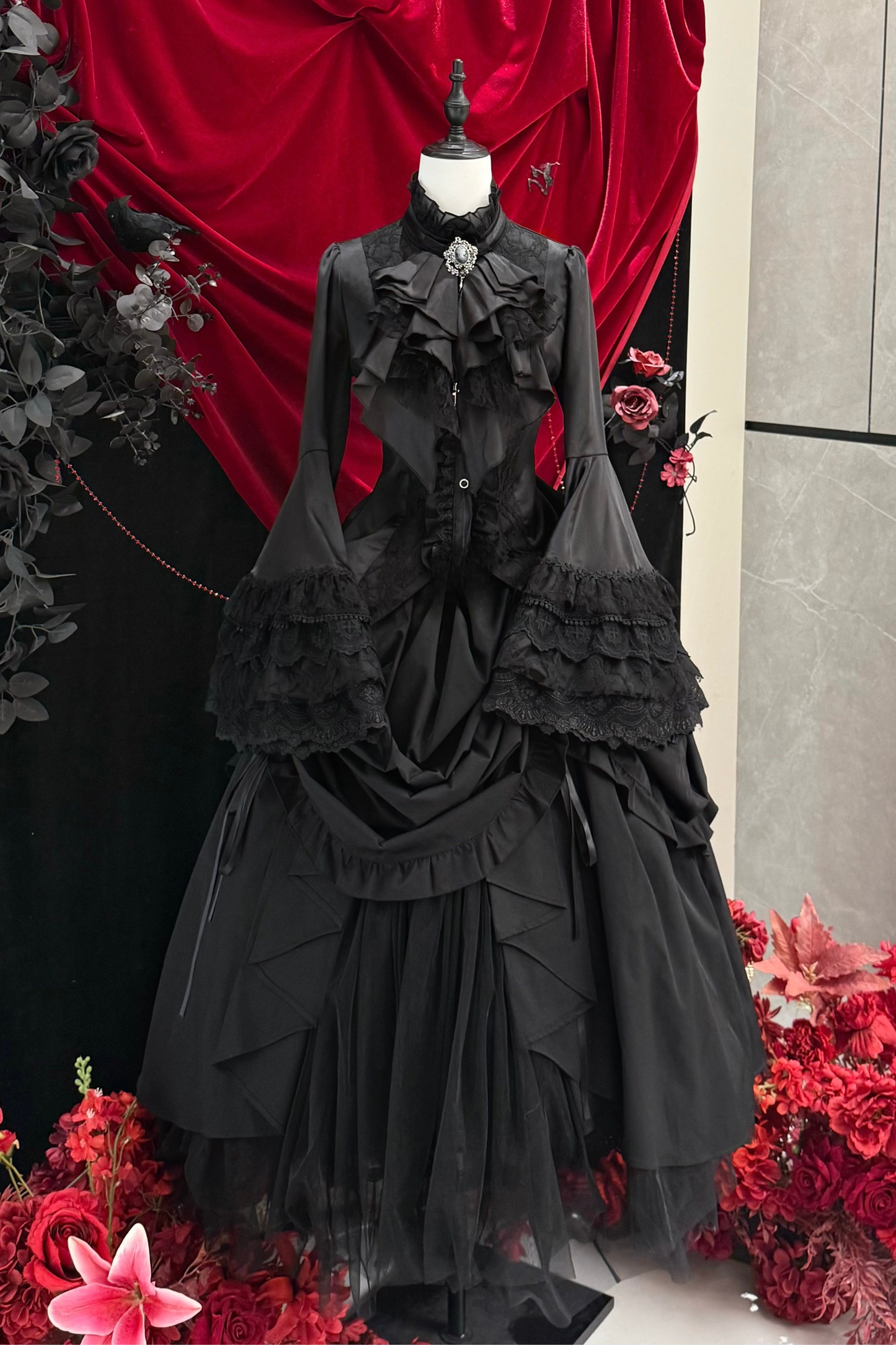 [Pre-order] Gothic Lolita Black Cross Detail Flare Sleeve Long Coat + Headdress