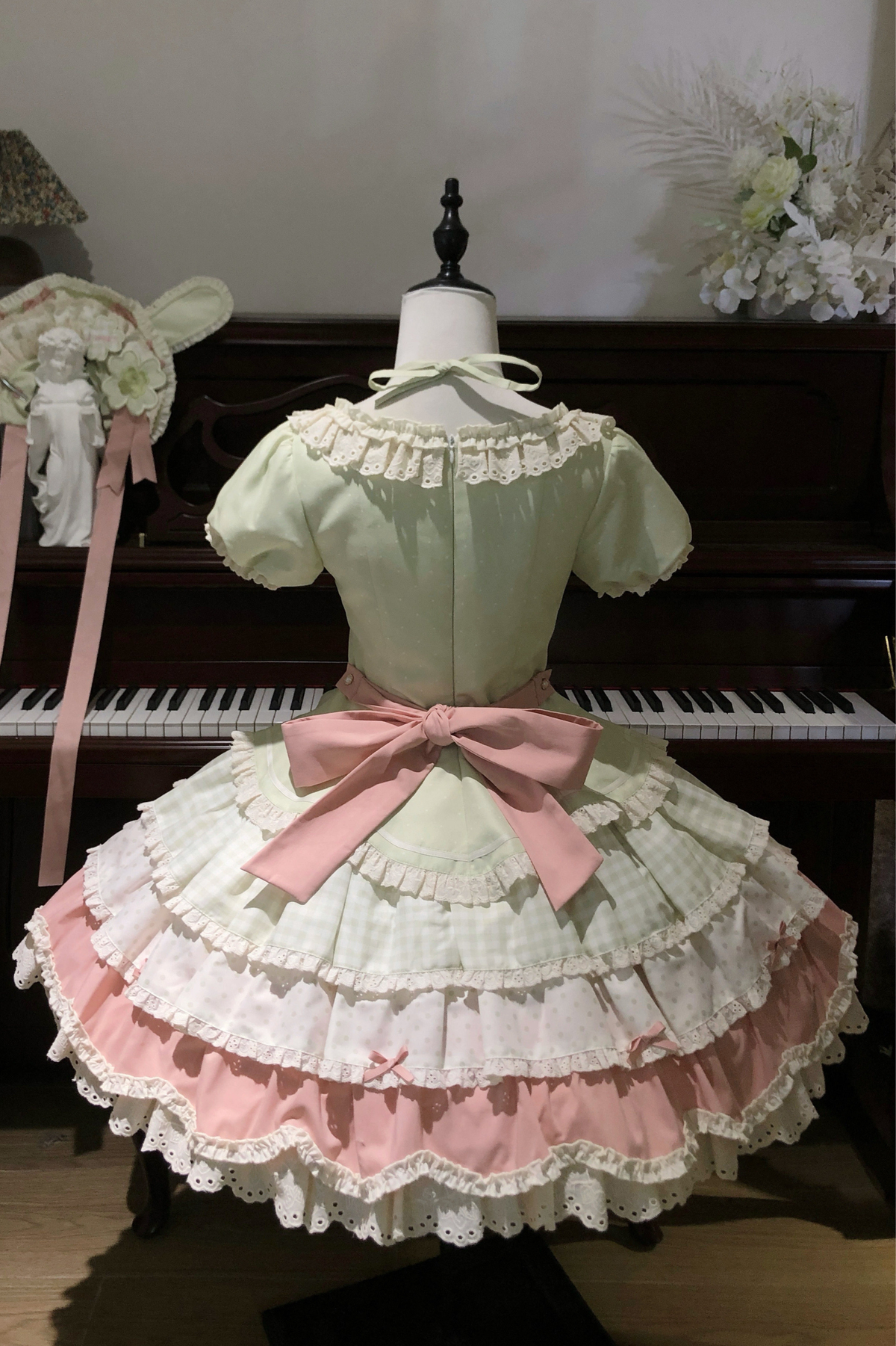 Four-Leaf Clover Lolita Dress + Sleeves + Bonnet