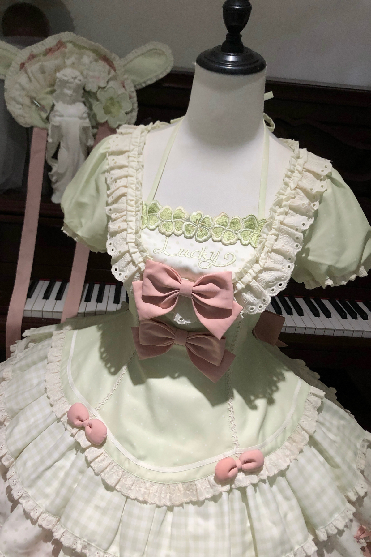 Four-Leaf Clover Lolita Dress + Sleeves + Bonnet