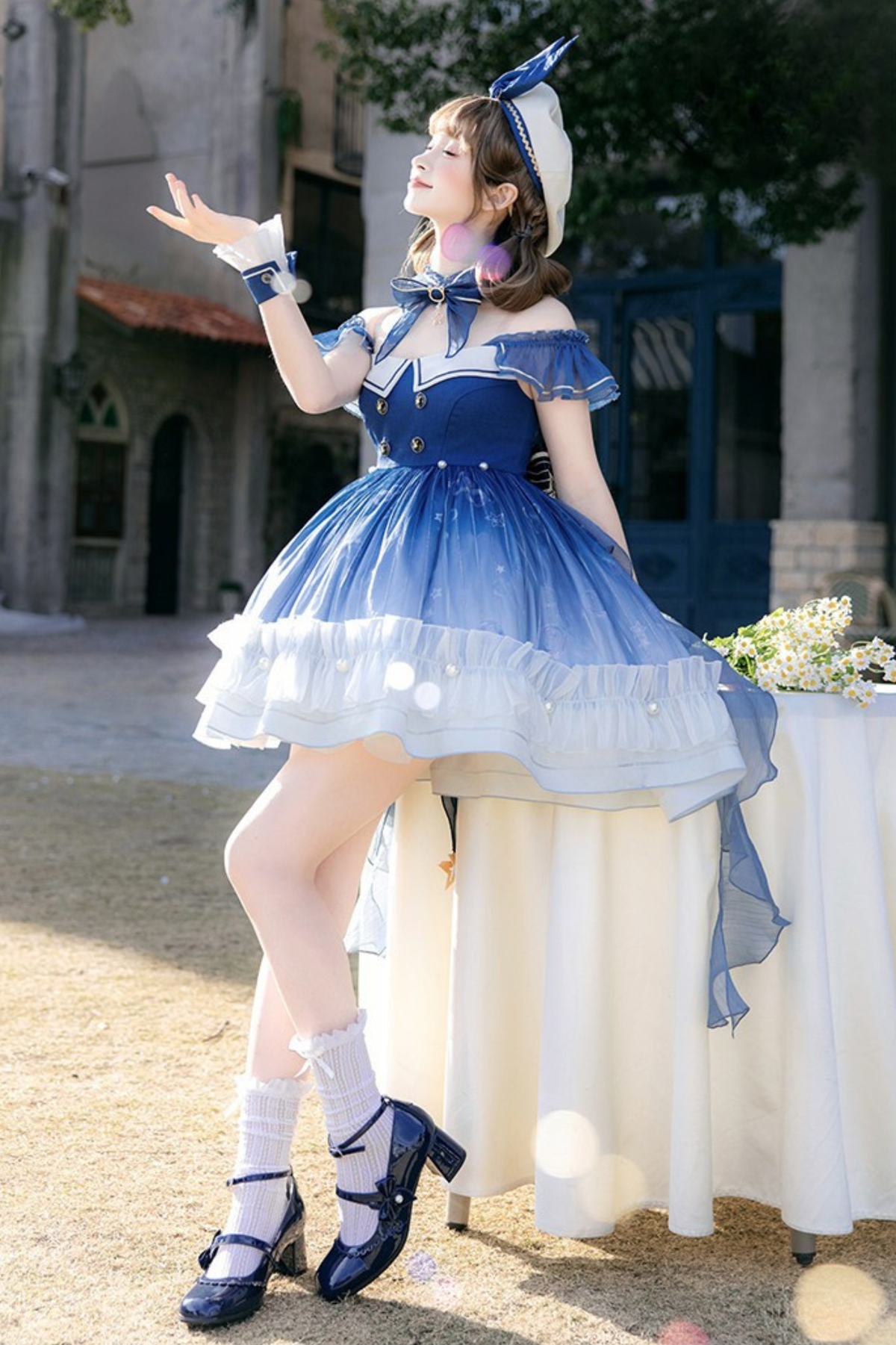 【Reservation Deadline February 28】Gradient Bubble Dress + Bunny Ear Pin + Sleeves + Hat