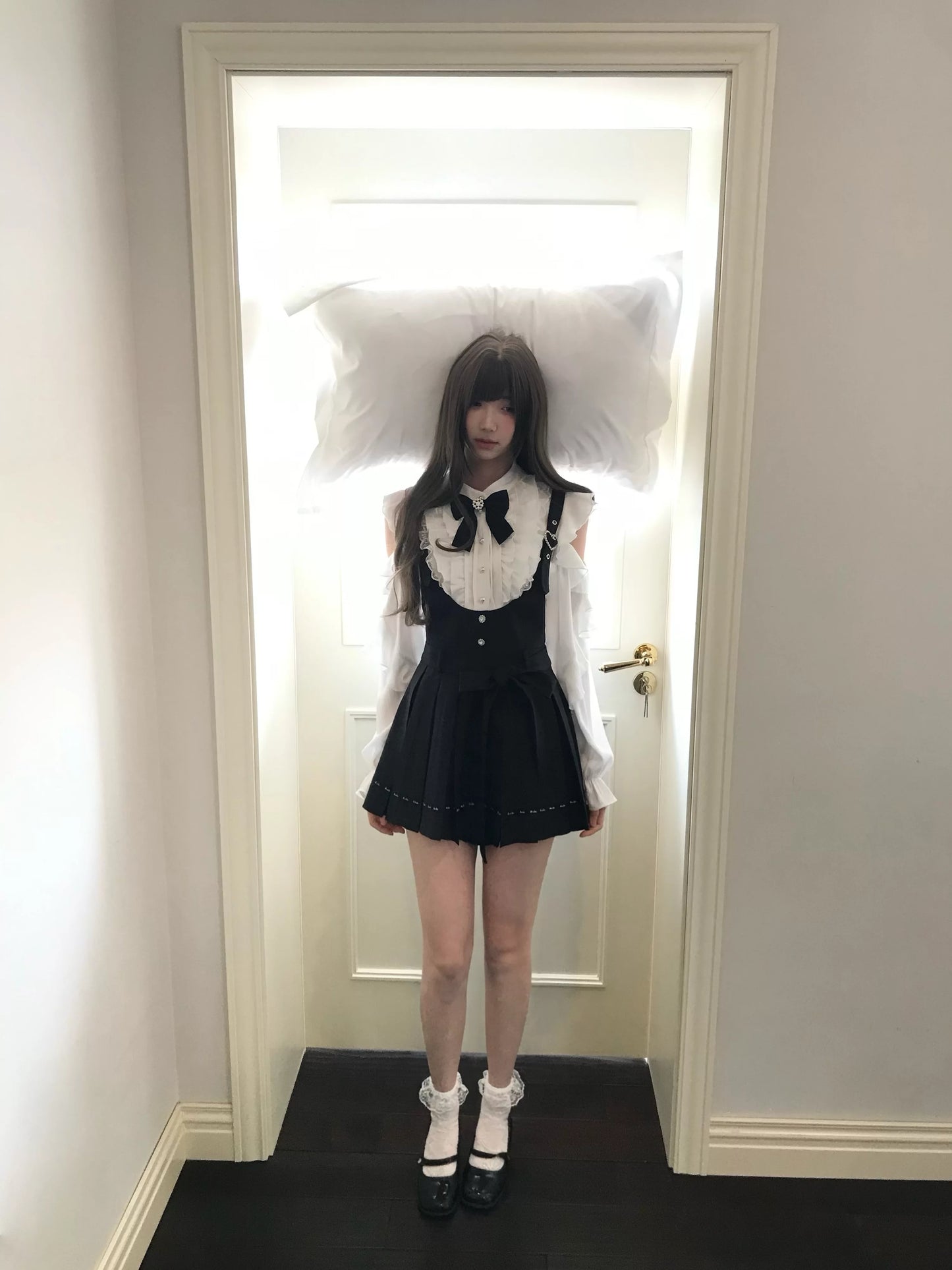 La La Sauce Virdin Black-and-White “Gentlewoman” Japanese-Style Shirt Pleated Dress Overall Short Skirt Set