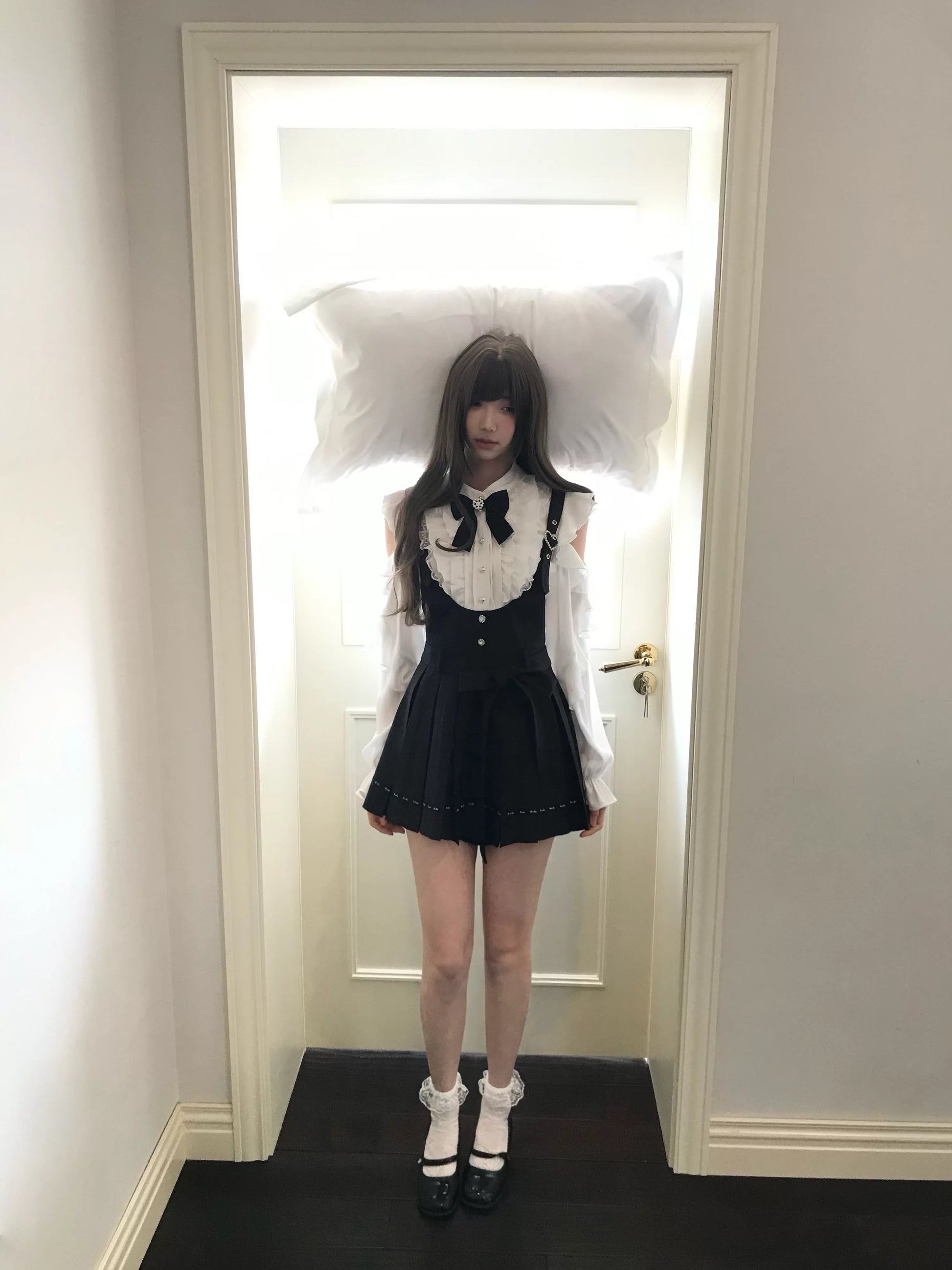 La La Sauce Virdin Black-and-White “Gentlewoman” Japanese-Style Shirt Pleated Dress Overall Short Skirt Set