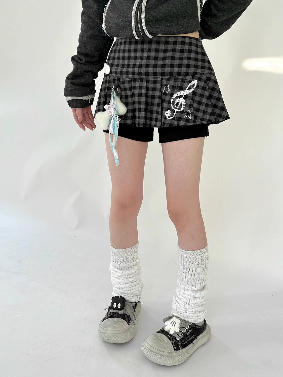 Vintage Plaid Pleated Skirt Layered Ruffle Bib Skirt for Women, Preppy Schoolgirl Style, Lace-Up Short Skirt with Angel Note Mini Bib