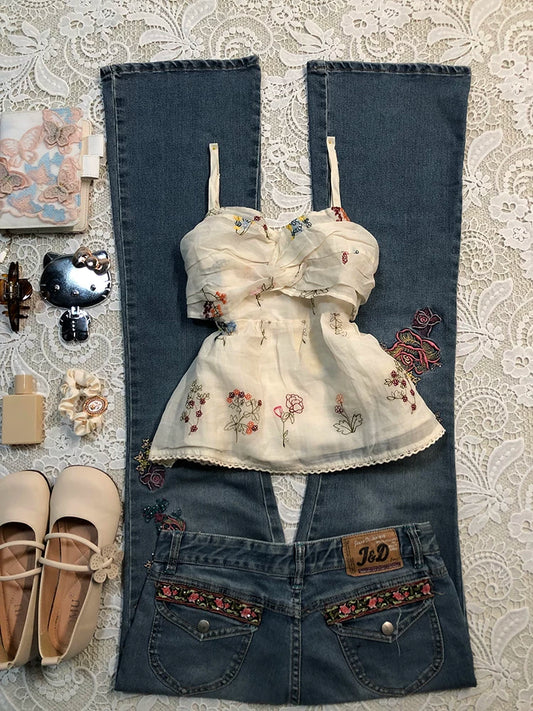 White Floral Print Sweet &amp; Flattering Cami Top for Women, Summer Trendy Boutique Style