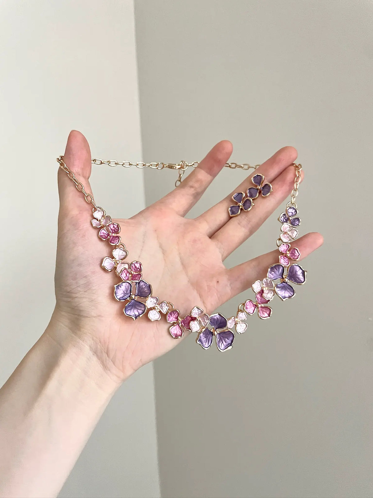Vintage Enamel Three-Leaf Flower Set