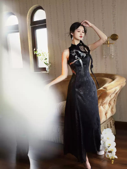 Ancient Painting Embroidery Sleeveless Black Dress
