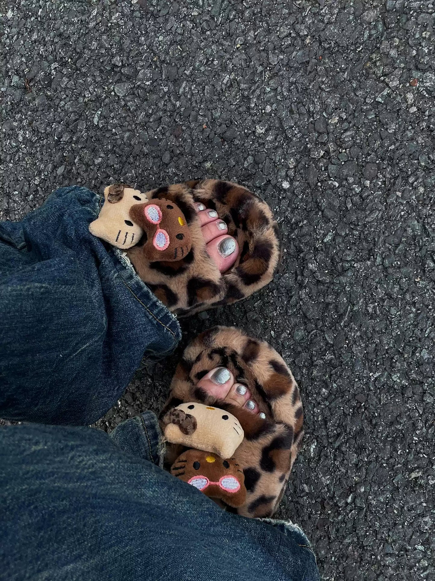 Leopard print fur slippers