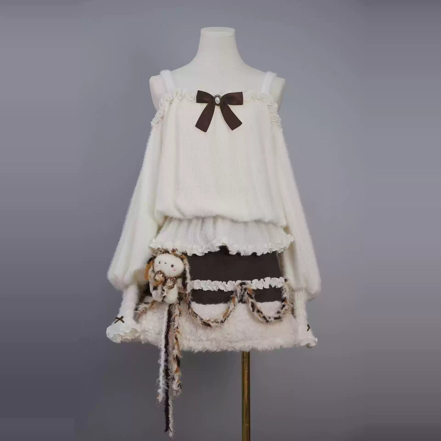 Kenana off-shoulder suspender knitted sweater