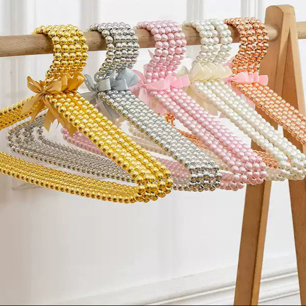girly heart pearls hanger