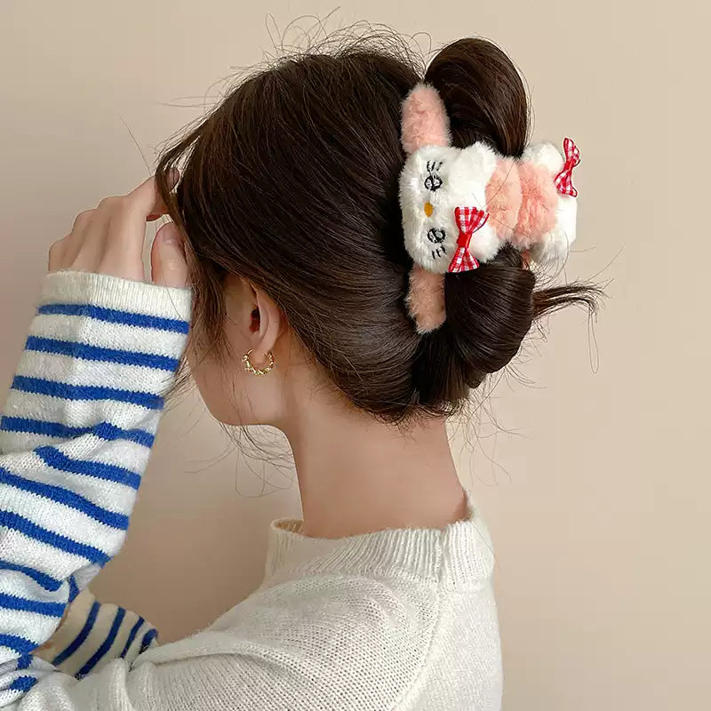 Sweet Kt Bow Plush Clip