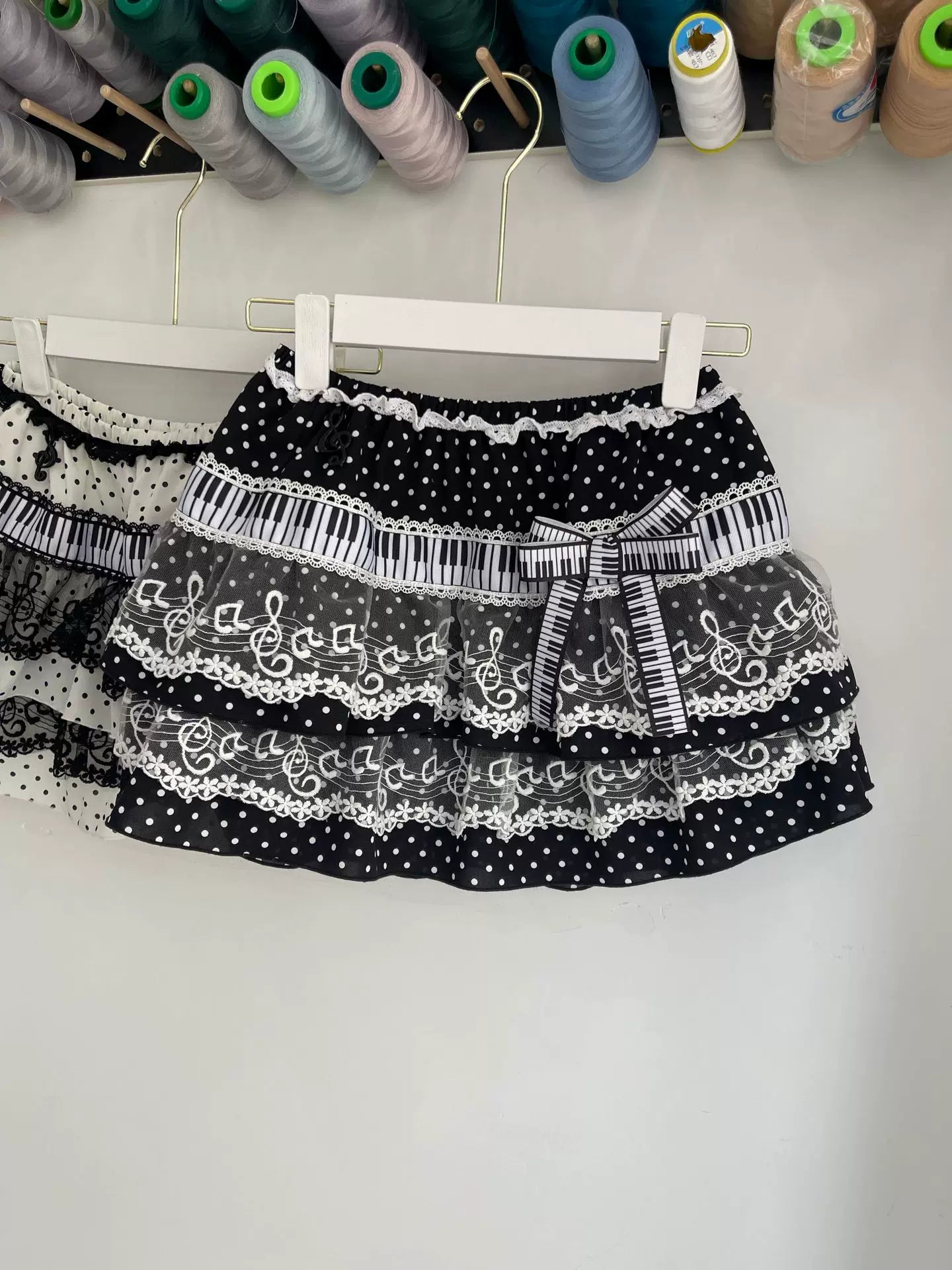 Sumyee Polka Dot Note Cosplay Puffy Skirt Sexy Sweet Lace Flounce Cake Mini Skirt Petticoat