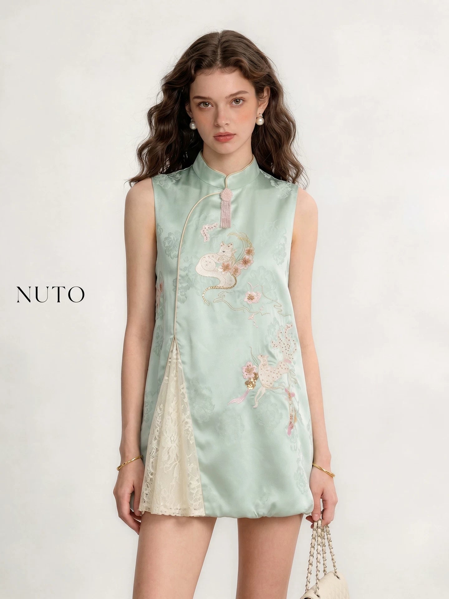 New Chinese-Inspired Embroidered Sleeveless Vest for Women 2026, Ultra-Hot Guofeng Tank Top