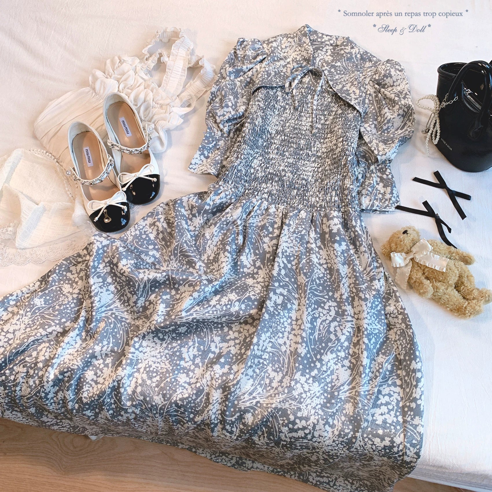 Japanese Single Elegant Vintage Hollow Lace Stand Collar Ink Splash Floral Pleated Waist Cinching Puff Sleeve Dress