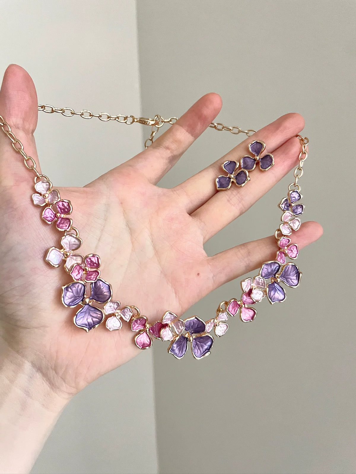 Vintage Enamel Three-Leaf Flower Set