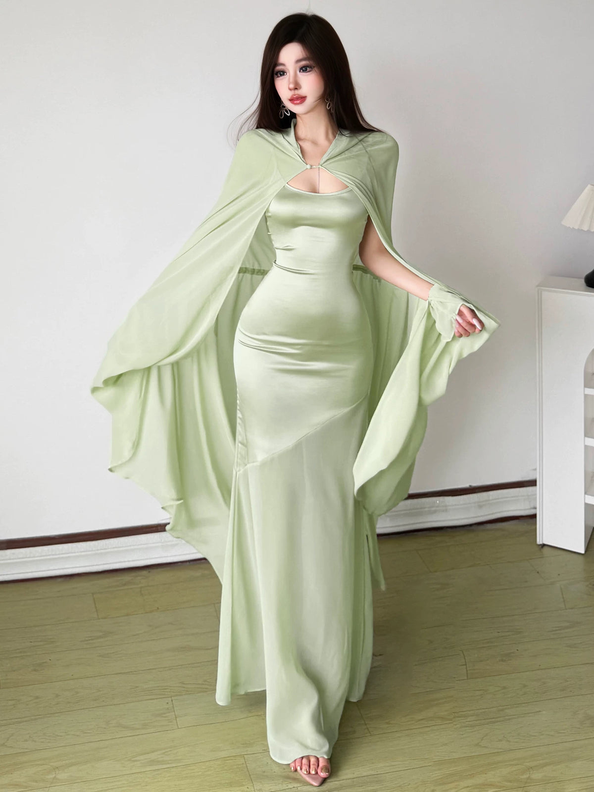 KLIOU Forest-Inspired Cool-Toned Soft-Mist Green Figure-Hugging Cami Dress with Hooded Shawl Set