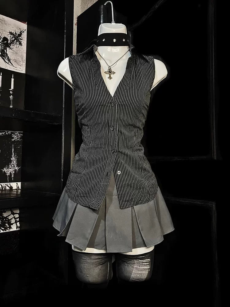 Micro Wind Original—Premium Feel Lightweight Luxury Retro Chic Black Striped Sleeveless Shirt, Cinched Waist, Flattering for a Younger Look (Summer 2026)
