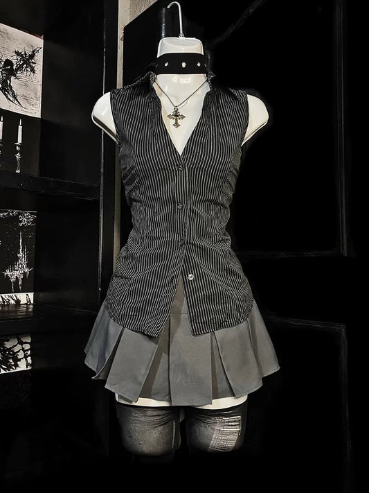 Micro Wind Original—Premium Feel Lightweight Luxury Retro Chic Black Striped Sleeveless Shirt, Cinched Waist, Flattering for a Younger Look (Summer 2026)