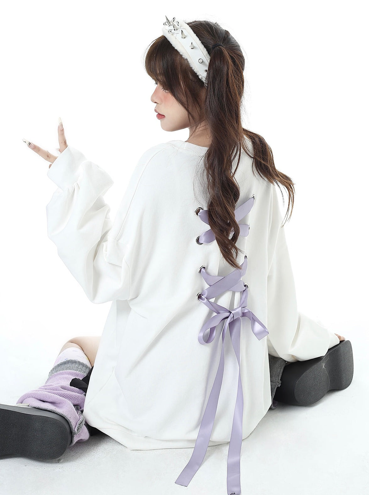 Back racing up ribbon oversized sweatshirt White