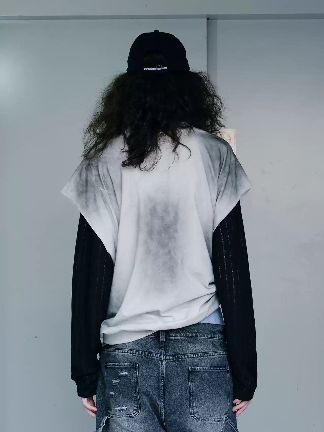 retro distressed spray silhouette sleeveless T-shirt