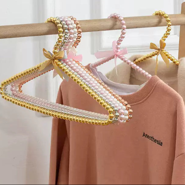 girly heart pearls hanger