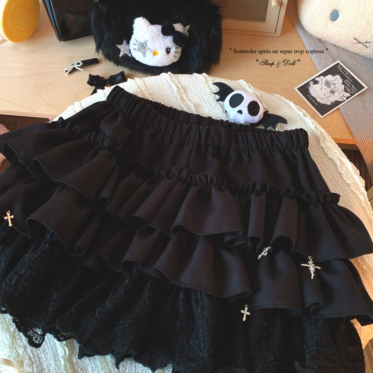 sleepingdoll Handmade Cross Layered Lace Ruffled Cake Half Skirt “Pumpkin Pants”