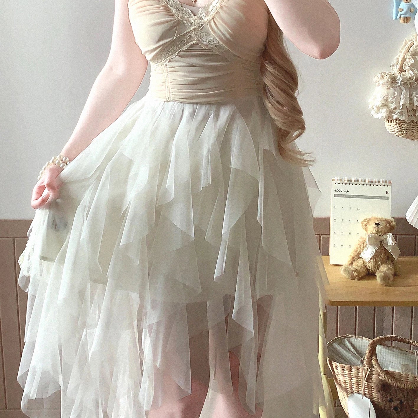 Final Stock Ethereal Irregular Color-Block Tulle Lace Lace-Trim Ruffled Slip Dress