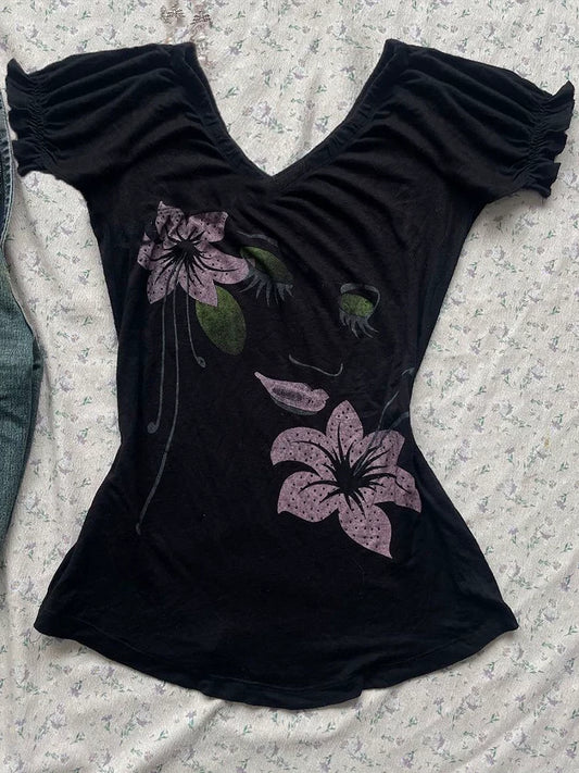 Vintage Black Short-Sleeve Top American Retro Print T-Shirt Design—Distinctive, Flattering Fit for Summer