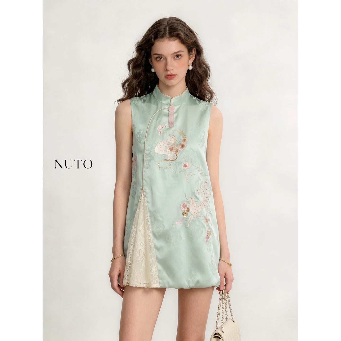 New Chinese-Inspired Embroidered Sleeveless Vest for Women 2026, Ultra-Hot Guofeng Tank Top 绿色连衣裙
