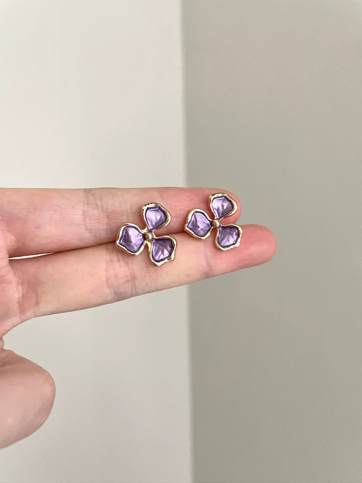Vintage Enamel Three-Leaf Flower Set