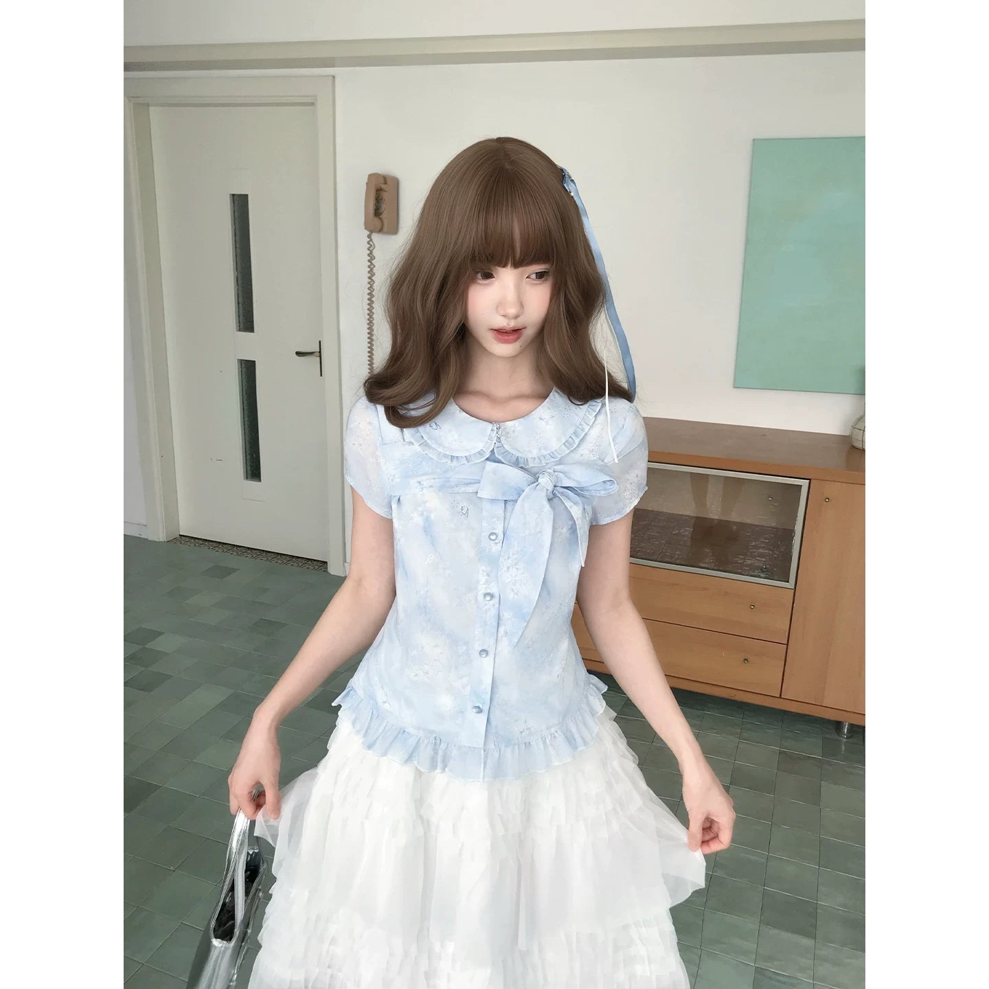 LaLa Sauce Tīnglàn Blue-and-White Ombre Ditsy Floral Doll Collar Top with Large Bow, Lace Trim, Cinched Waist Short-Sleeve Shirt
