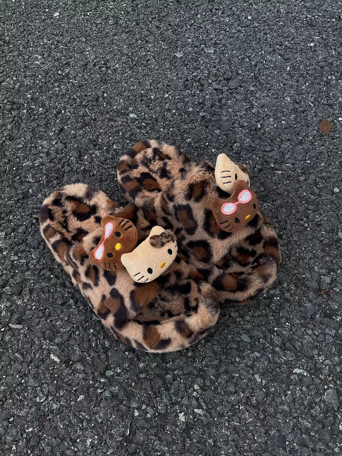 Leopard print fur slippers