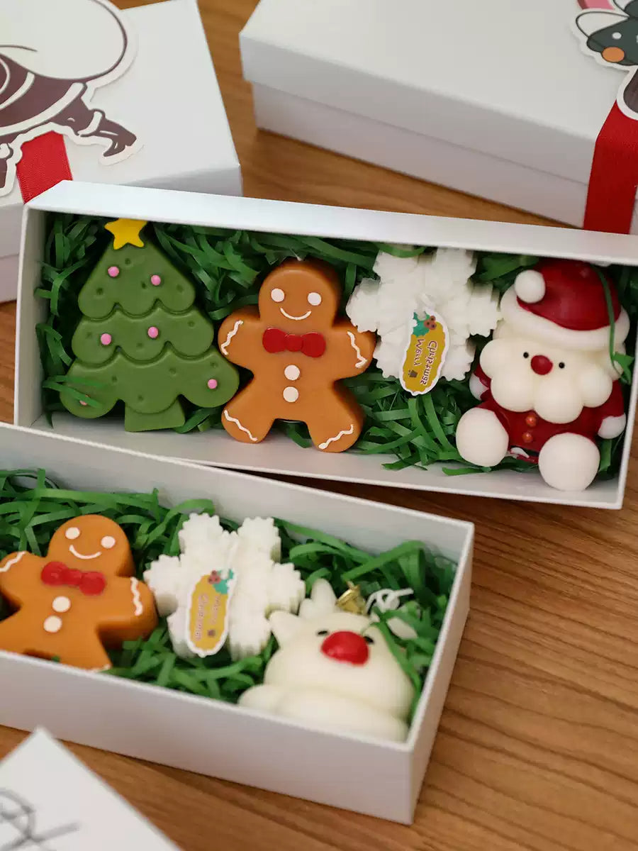 Christmas tree scented candle