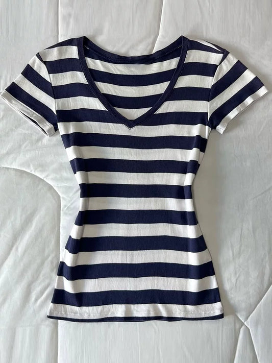 Vintage American-Style Boutique Design White V-Neck T-Shirt, Flattering Striped Short-Sleeve Top