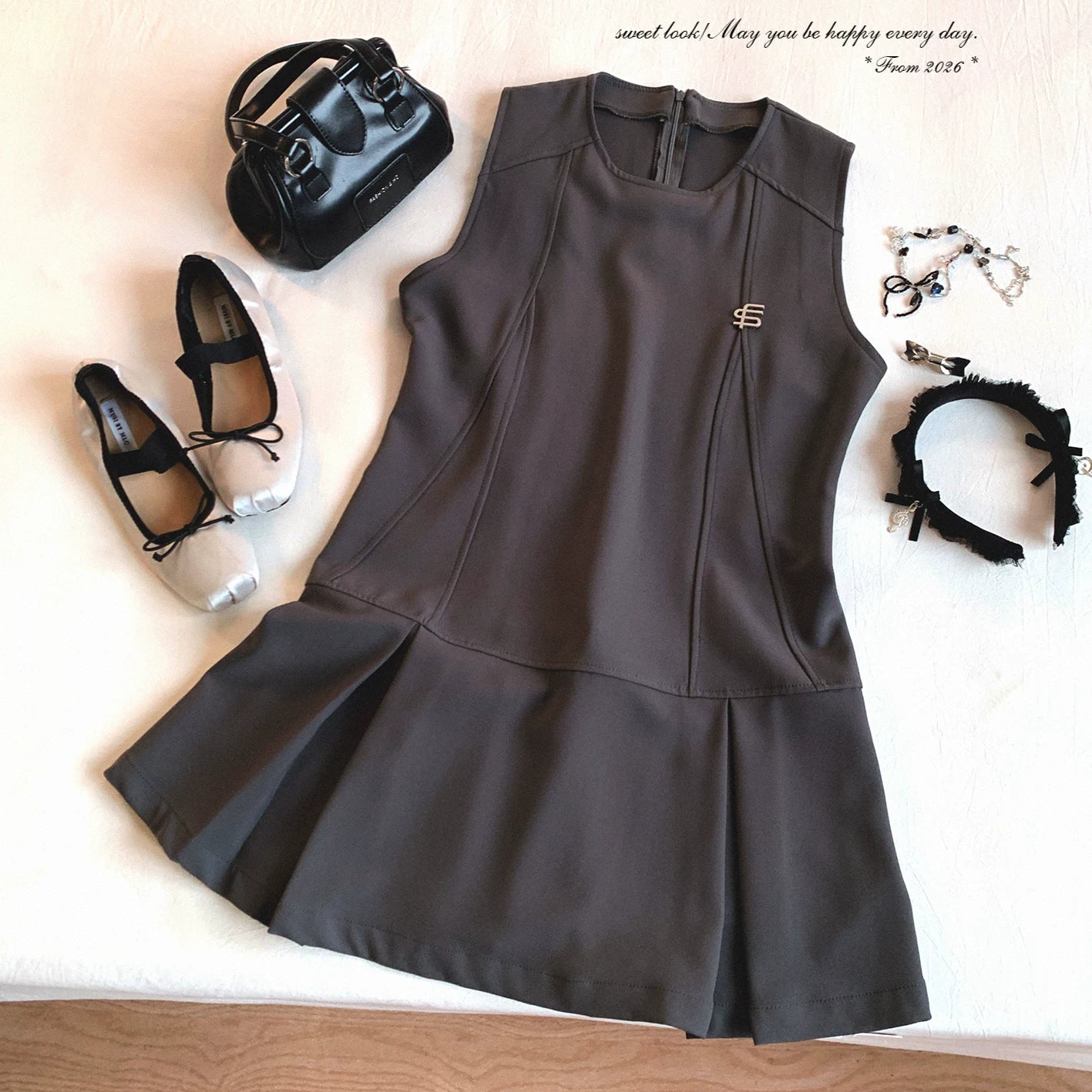 Last-Chance Collegiate-Inspired Silver Tag Pleated Skirt Hem Sleeveless Dress