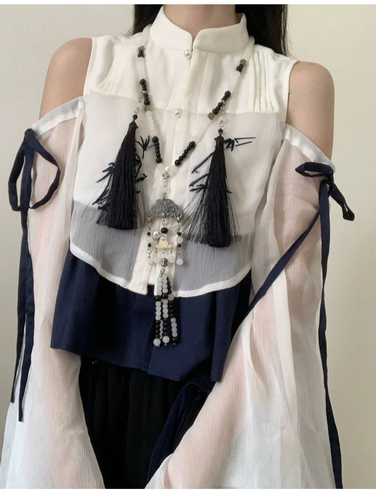 In-Stock Ready to Ship “Han Jian Bamboo Shadow” New Chinese Style Shirt Blouse Cropped Top Design—Slimming Blue-Black Colorblock
