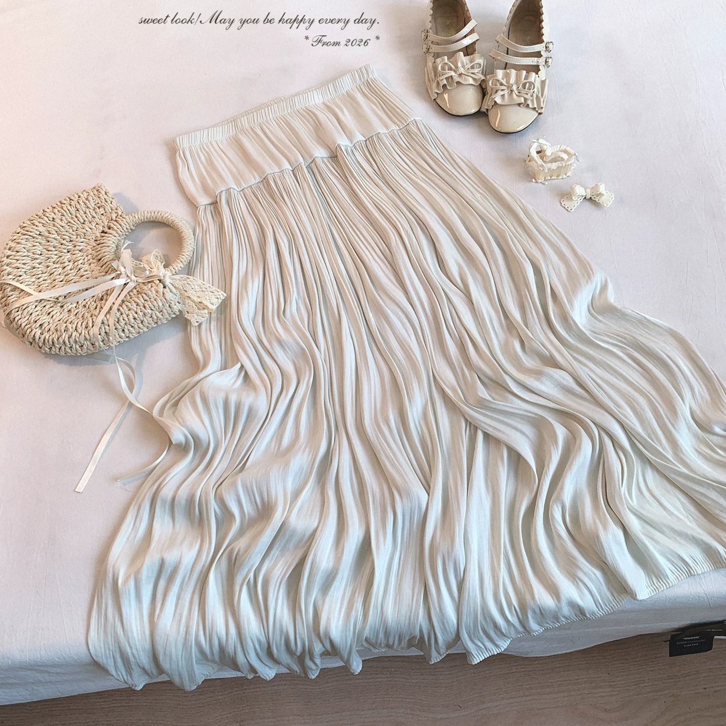 Last Pieces—Elegant High-Waist Pleated Midi Skirt with Soft Draping, Feminine & Versatile