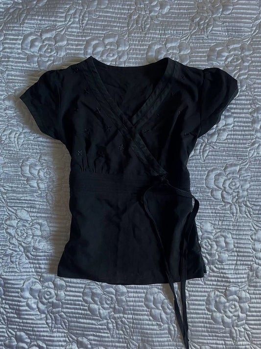 Bán Zhí Peach Original French Vintage Black V-Neck Fitted Waist Short-Sleeve Top Slimming Summer for Women—Niche Chic & Elegant Styling