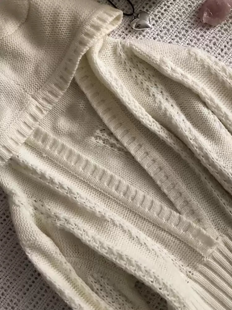 Retro White Hooded Sweater