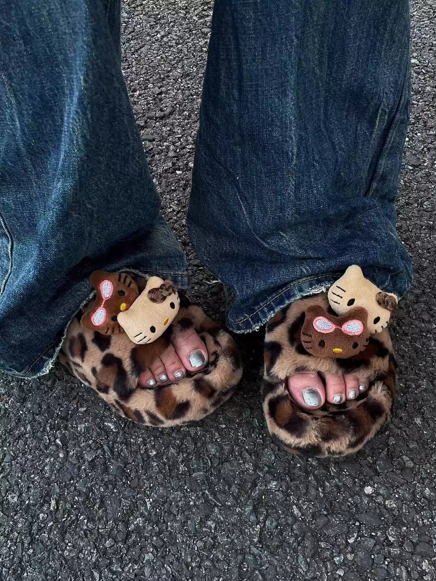 Leopard print fur slippers