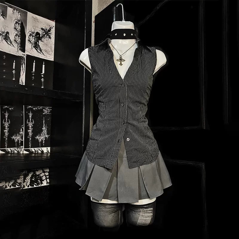 Micro Wind Original—Premium Feel Lightweight Luxury Retro Chic Black Striped Sleeveless Shirt, Cinched Waist, Flattering for a Younger Look (Summer 2026)