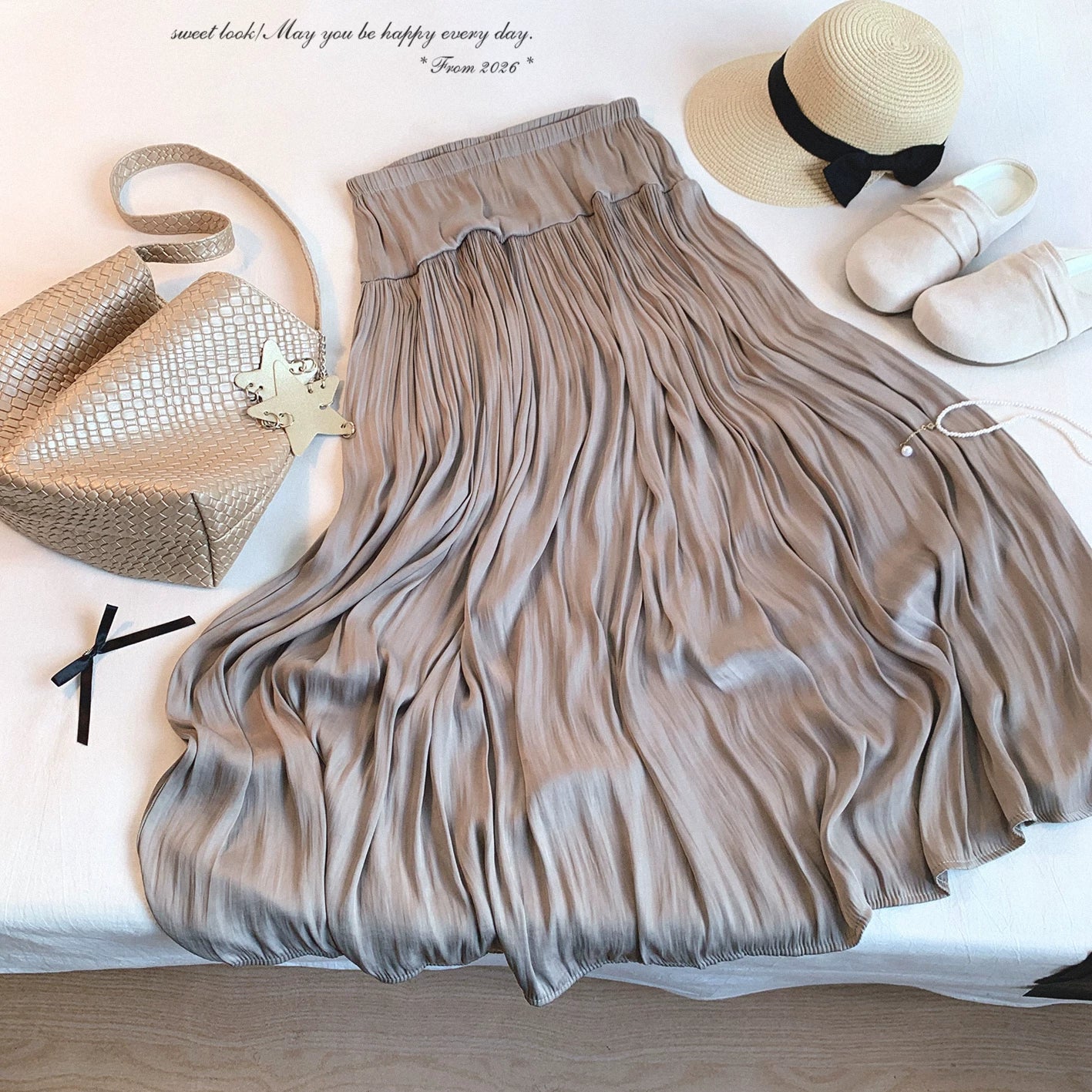 Last Pieces—Elegant High-Waist Pleated Midi Skirt with Soft Draping, Feminine & Versatile